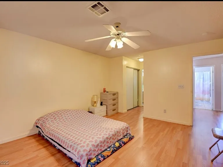 4053 Hazelridge Dr — Photo 18