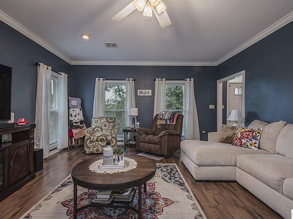 3rd image of 335 Lapine Rd