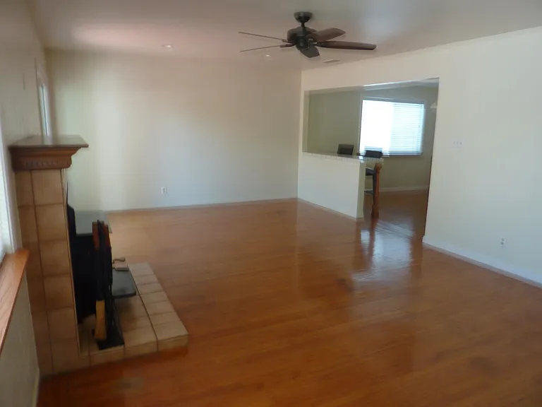 1441 Sierra Dr — Photo 6