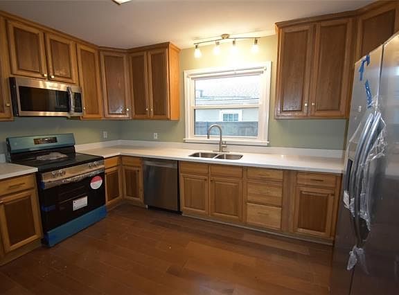 3rd image of 6818 Canal Blvd