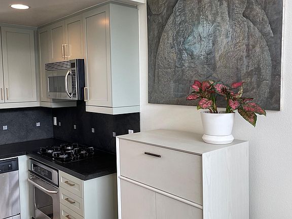 4th image of 2399 N Silver Lake Blvd #20