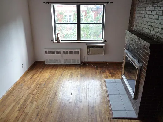 Rented by Chartwell Manhattan Realty | media 14