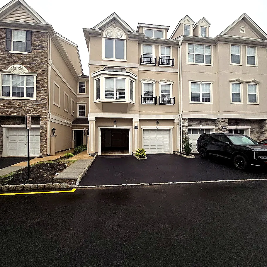 2 bed, 2.5 bath, 1447 sqft, $3,595 — Photo 4