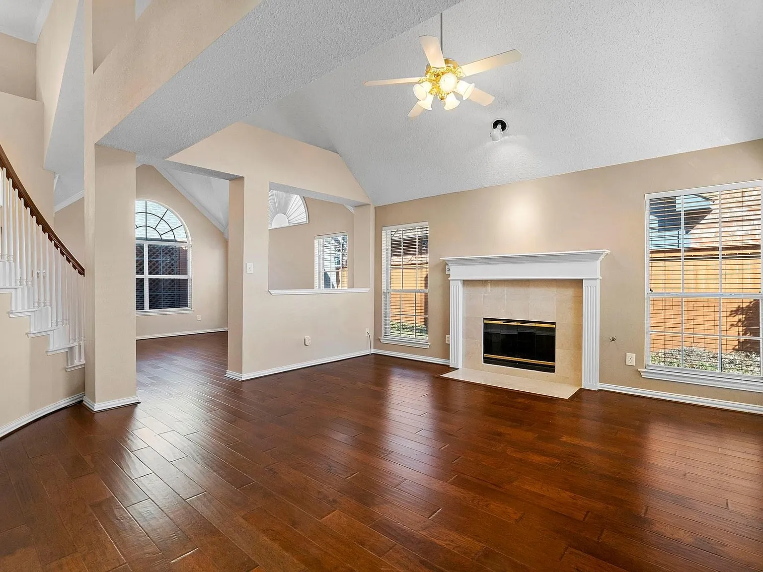 3 bed, 2.5 bath, 2202 sqft, $3,200 — Photo 4
