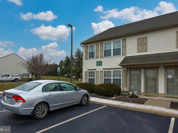 460 Buttonwood Ln, York, PA 17406