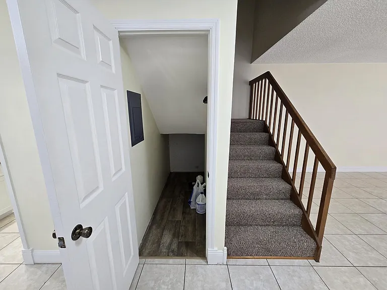 3232 Meridian Way N #B — Photo 8