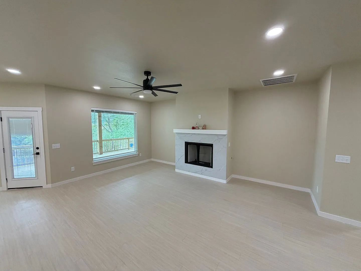 First months rent free. — Photo 2