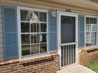 1809 Forest Rd APT B, Bedford, VA 24523