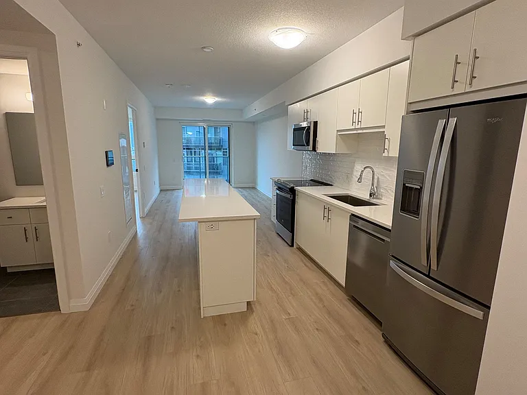93 Arthur St N #809 — Photo 3