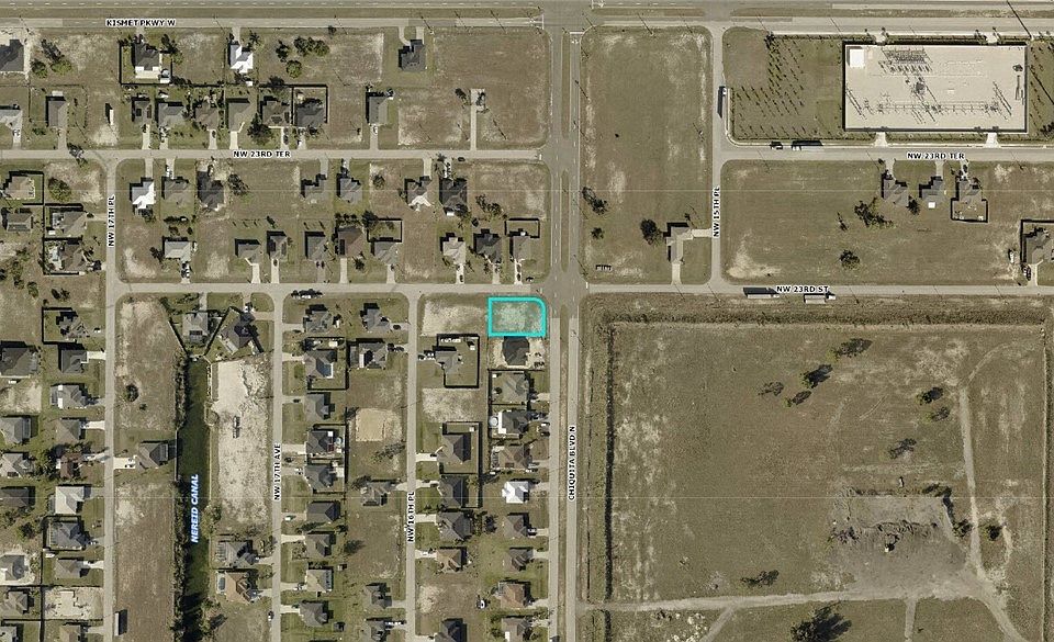 2nd image of 2212 Chiquita Blvd N