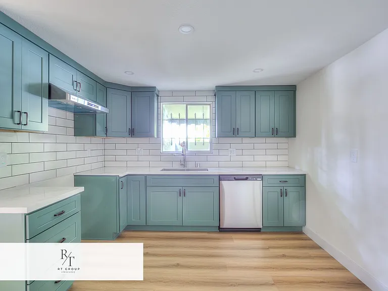 1032 S Golden West Ave #A — Photo 8