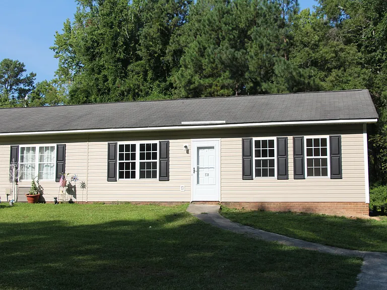 2538 Lewis Dr — Photo 2