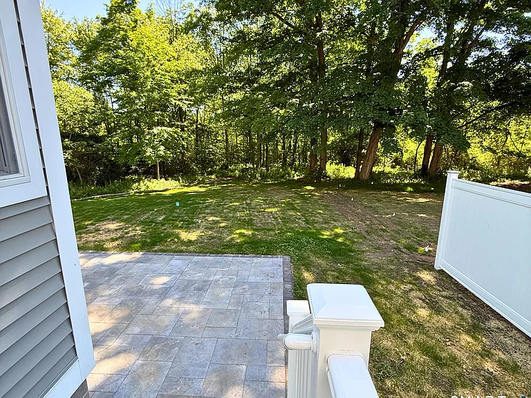 2569 Long Hill Rd #2 — Photo 20