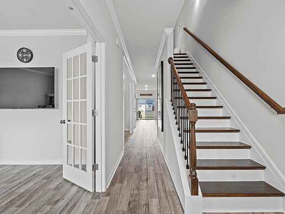 4th image of 207 Belfast Way