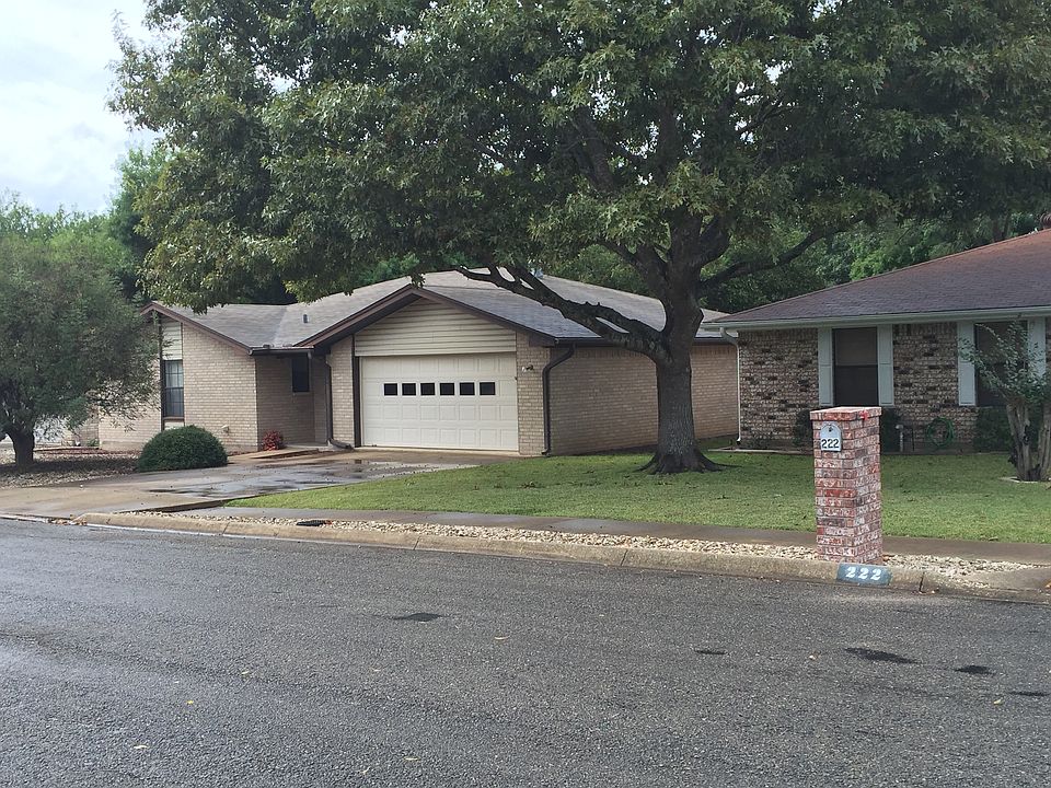 1st image of 220 Crestwood Dr