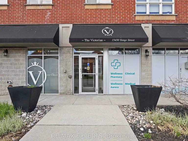 15450 Yonge St S #207 — Photo 2