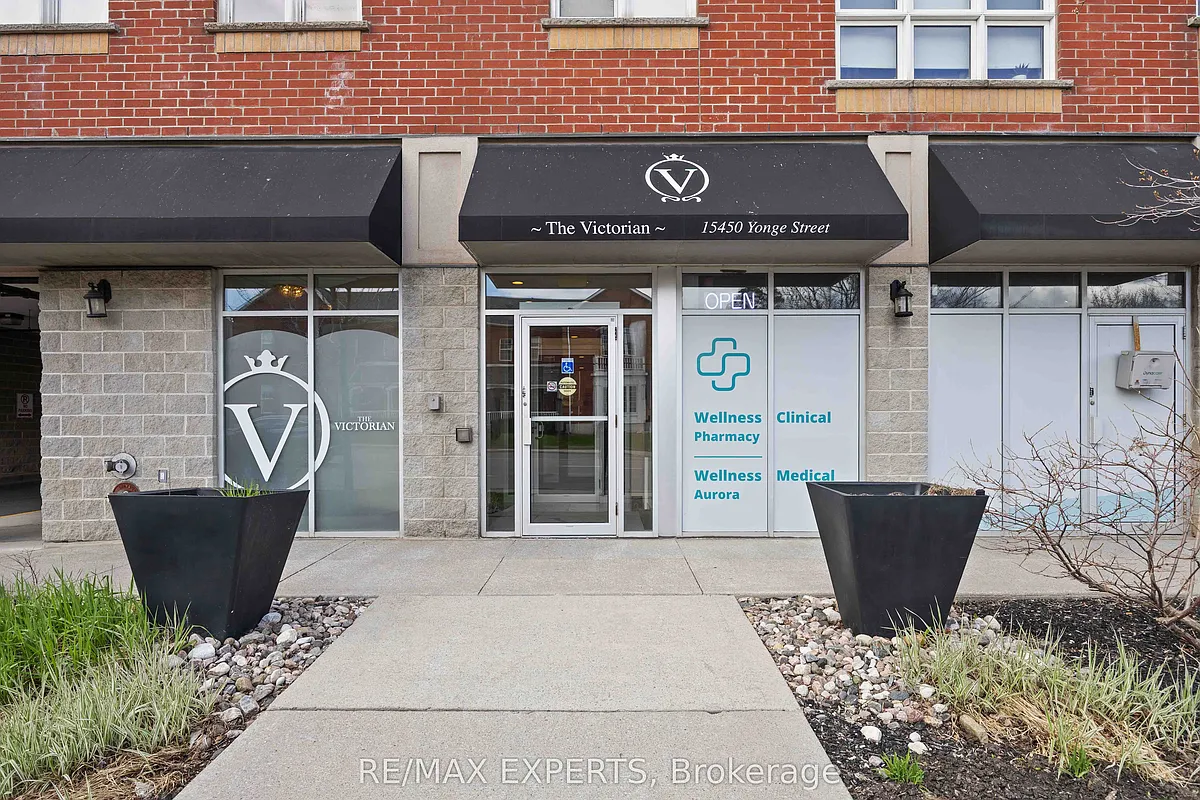 Building Photo - 15450 Yonge St S #207