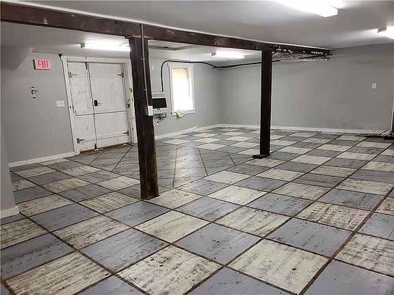 2nd image of 5 N Mulberry Ave