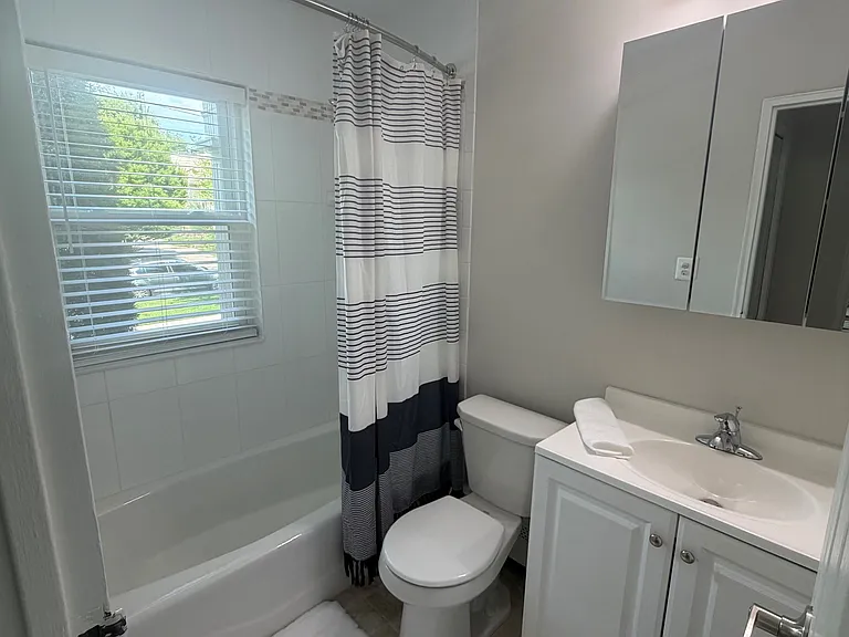 Park Ridge Manor — Photo 11