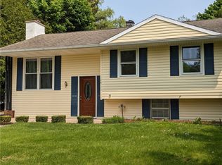 48 Kent Dr, Victor, NY 14564