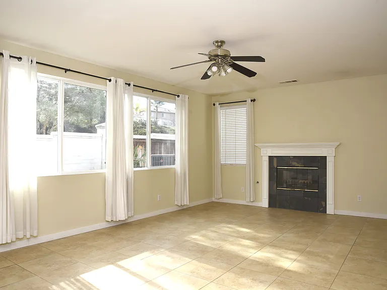 45236 Escalon St — Photo 7