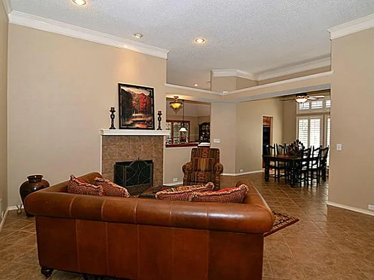 316 Stone Creek Dr — Photo 6