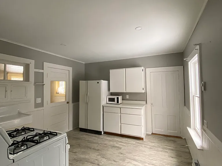 25933 Cedar St — Photo 9