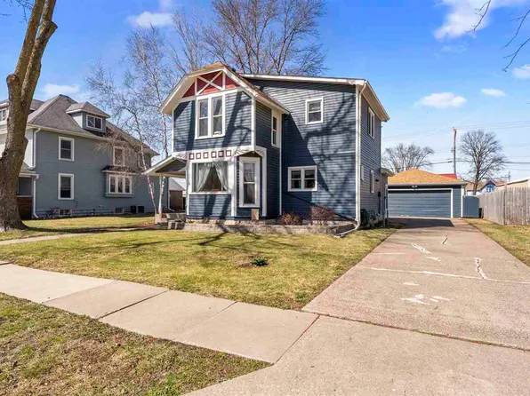 724 E 2nd St, Washington, IA 52353