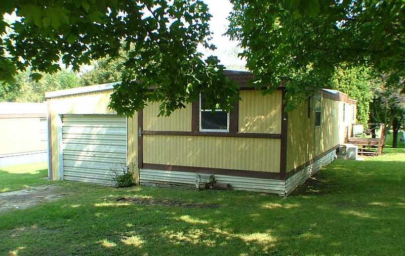 2nd image of 209 Cherry St