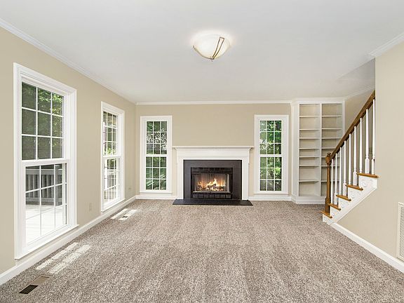 3rd image of 213 Timberlane Dr