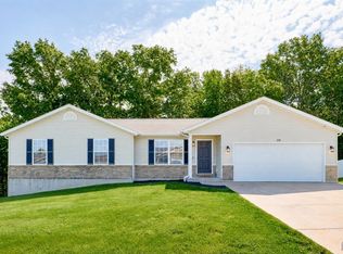 324 Parkway Dr, Troy, MO 63379