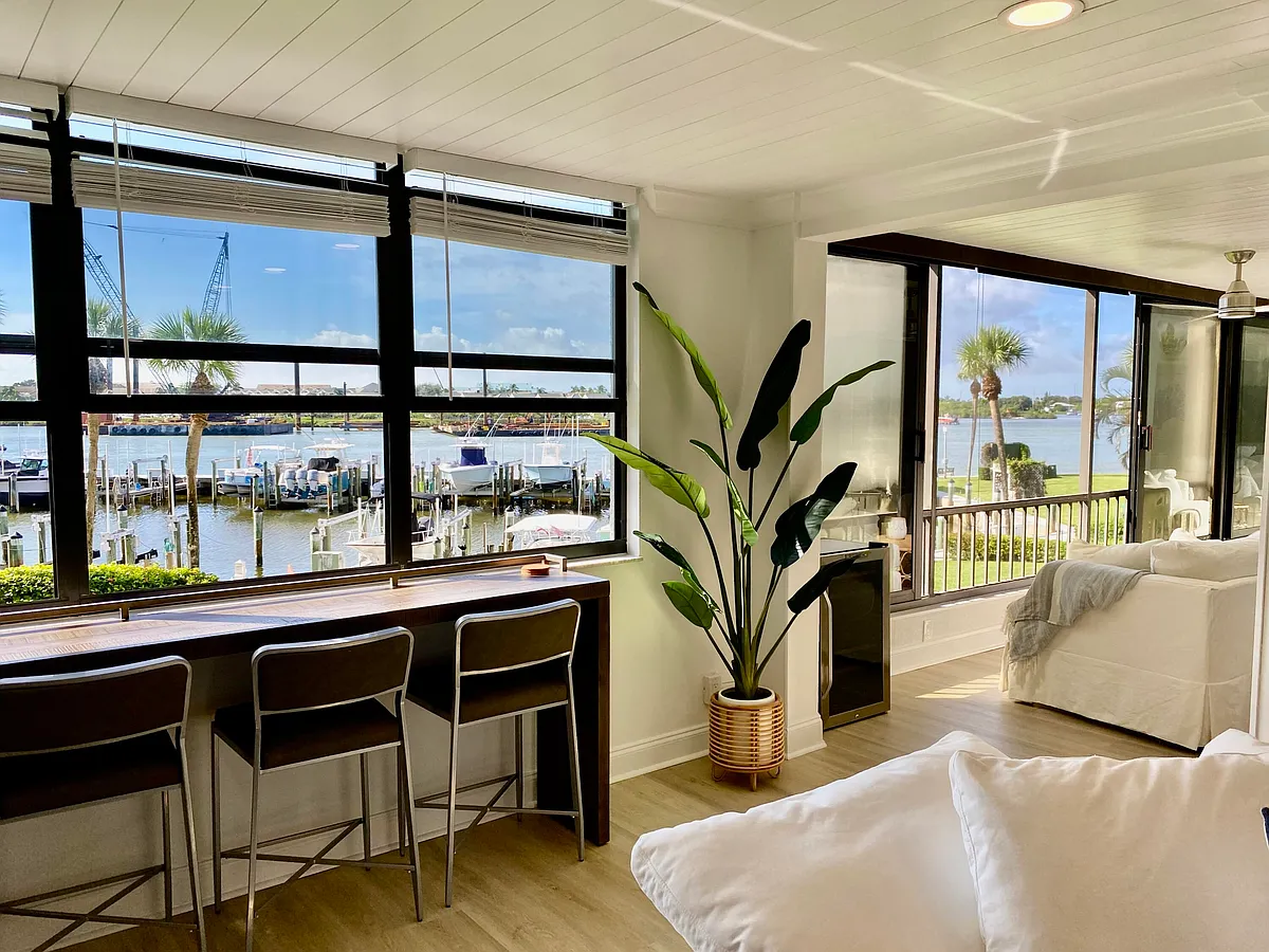 Building Photo - 1648 Jupiter Cove Dr #210