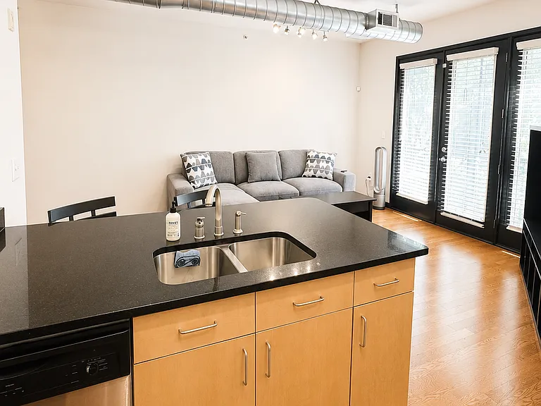 5300 Peachtree Rd #3202 — Photo 13