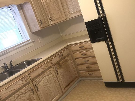 Kitchen (Right side)