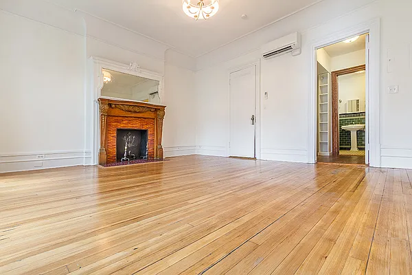 Rented by Dixon Advisory USA Inc. | media 46