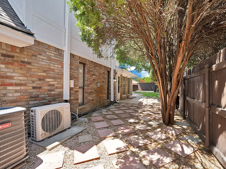 4021 San Mateo Dr — Photo 26