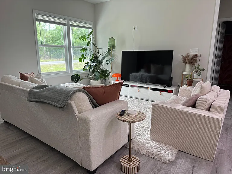 903 Albrough Blvd — Photo 3