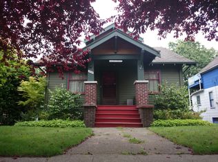 2313 NW 65th St, Seattle, WA 98117