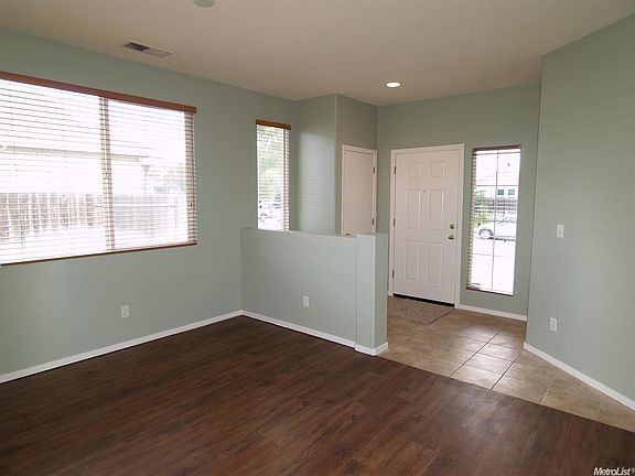 4th image of 538 Esther Way
