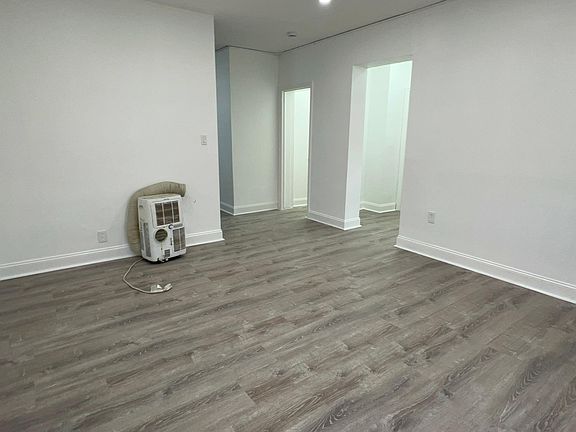 2nd image of 1332 Commerce Ave Frnt 2