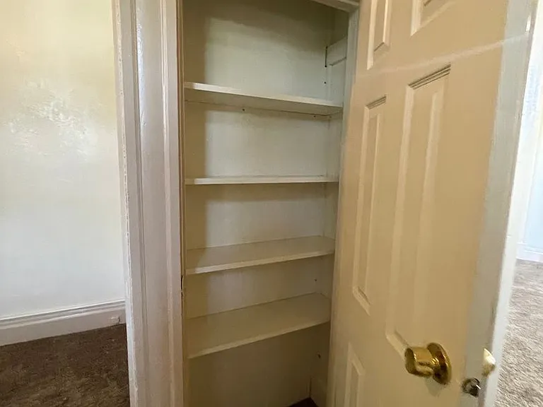 207 Midway Ave — Photo 12