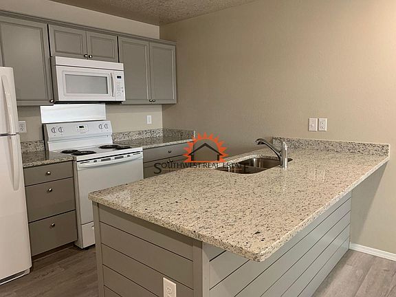 2nd image of 108 E Manana Blvd