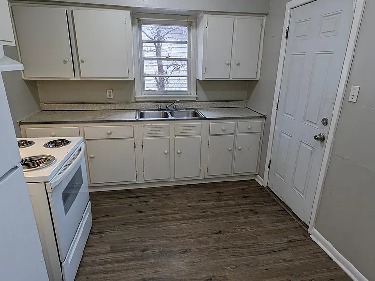 2407 NW Lindy Ave — Photo 2