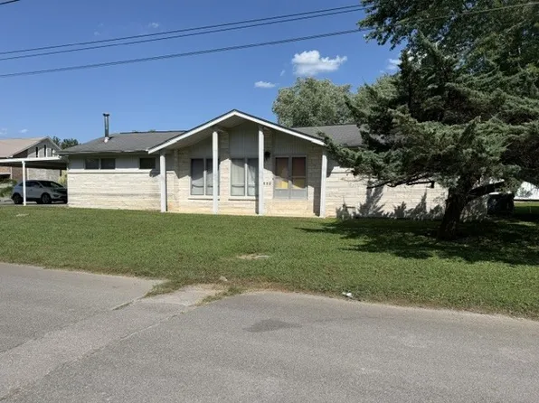 808 3rd Ave, Lawrenceburg, TN 38464