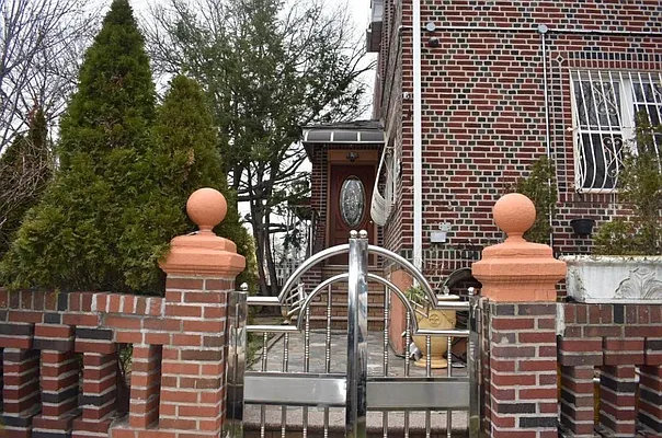 Rented by Amin Property Group Inc | media 25