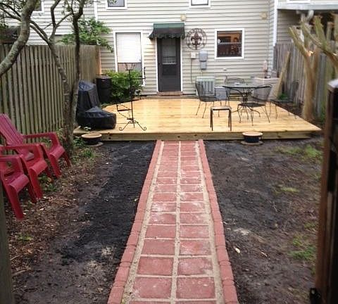 Deck/Fenced-In yard