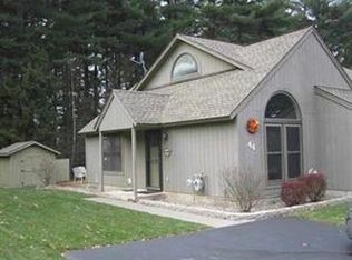 44 Queen Mary Dr, Queensbury, NY 12804