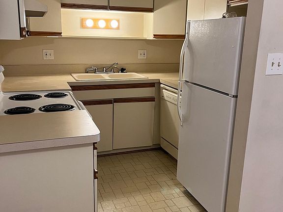 4th image of 7538 Manor Cir APT 202