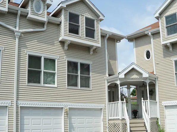 109 E Orchard St, Itasca, IL 60143