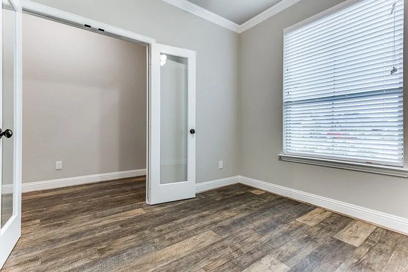 3 bed, 2.0 bath, 1621 sqft, $2,395 — Photo 4